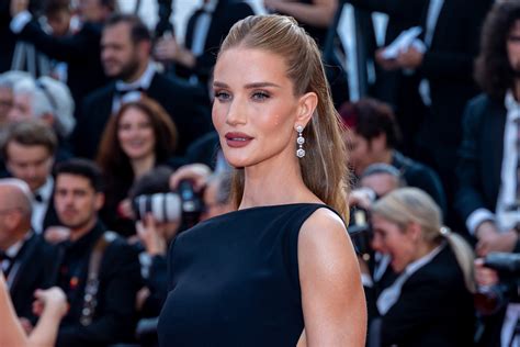 rosie huntington whiteley net worth|rosie huntington whiteley agent.